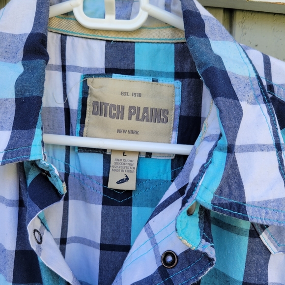 Men's Short-sleeve Button-Up - Picture 4 of 4